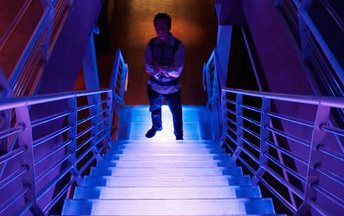 Gerade Treppe - DUVET RESTAURANT – NEW YORK - ThinkGlass - Glasstufen / mit Stahlstruktur / modern