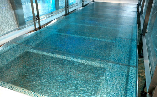 Glasboden - WALKING ON WATER - ThinkGlass - hochbelastbar / rutschfest / antibakteriell