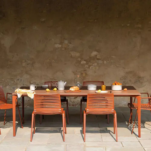 Moderner Esstisch - AllSize - FAST SPA - Iroko / Feinsteinzeug / aus lackiertem Aluminium