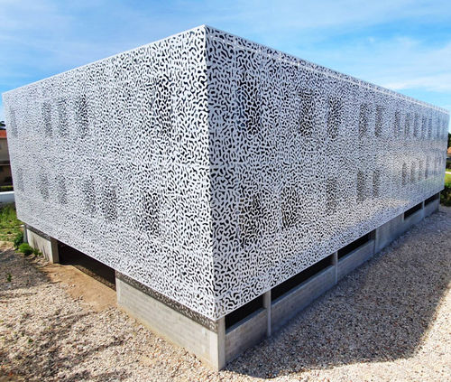 Sonnenschutzlamelle / thermolackiertes Aluminium - CORAIL - FRANCE RESILLE - für Fassaden / für Fenster / vertikal