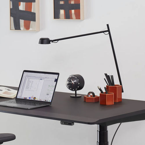 Moderne Uhr - NIGHT - vitra - Tisch / Analog / Nussbaum