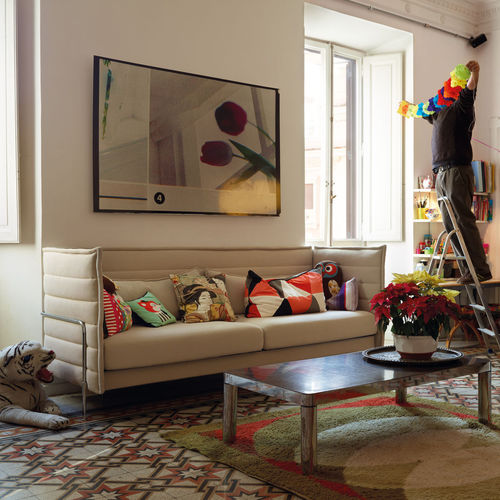 Modernes Sofa - ALCOVE  - vitra - Stoff / mit Kissen / Hochlehner