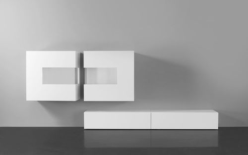 Moderne Wohnwand - DOMINO 13 - Sudbrock - lackiertes Holz / Glas
