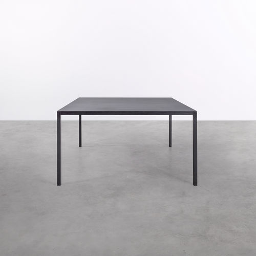 Moderner Tisch - at_04 - Silvio Rohrmoser - Stahl / Gestell aus Stahl / quadratisch