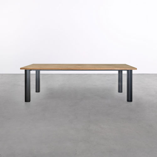 Moderner Tisch - at_10 - Silvio Rohrmoser - Eiche / Massivholz / Nussbaum