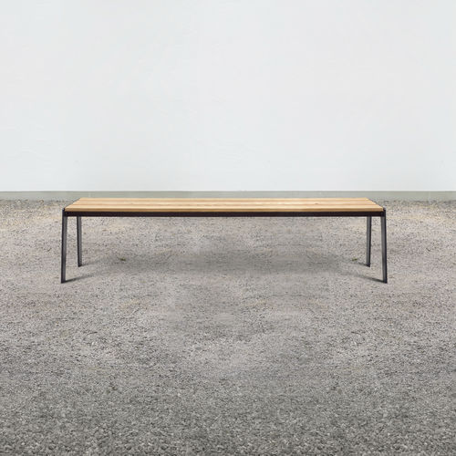 Moderne Gartenbank - on_14 - Silvio Rohrmoser - Massivholz / Lärche / Esche