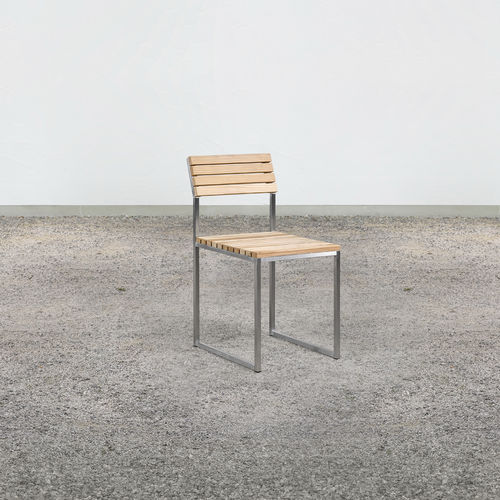 Moderner Gartenstuhl - on_11 - Silvio Rohrmoser - für Außenbereich / Lärche / Gestell aus poliertem Edelstahl