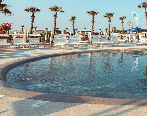 Schwimmbecken für Außenbereich - CAYO BLANCO - Biodesign Pools - für Hotels / erdverlegt / andere Formen