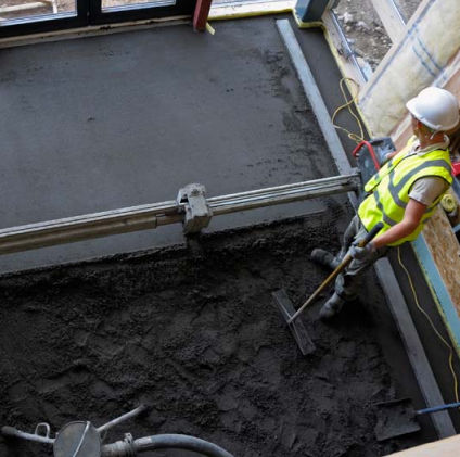 Zement-Bodenbelag - ISOCRETE K-SCREED - Tremco CPG Iberia & Italy - Flooring - für den Innenraum / für Treppenstufen / für Dienstleistungsbereich