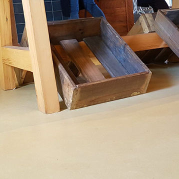 Polyurethan-Bodenbelag - FLOWFRESH HF COVE - Tremco CPG Iberia & Italy - Flooring - für den Innenraum / für Treppenstufen / Industrie
