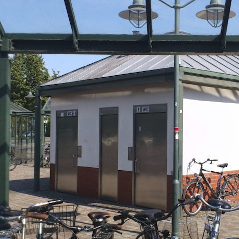 Toiletten-Kiosk - HERING Sanikonzept GmbH - für Außenbereich / Stahl / Edelstahl
