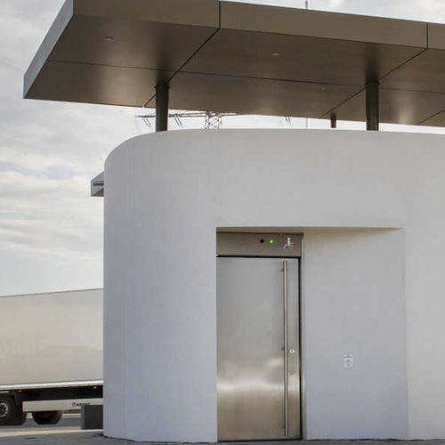 Öffentliche Toilette / Beton - CAR PARK  - HERING Sanikonzept GmbH - Holz / HPL / Mehrfach