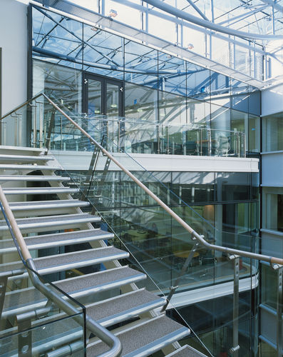 Edelstahlgeländer - D LINE - Q-railing - Glasplatten / für Außenbereich / für den Innenraum