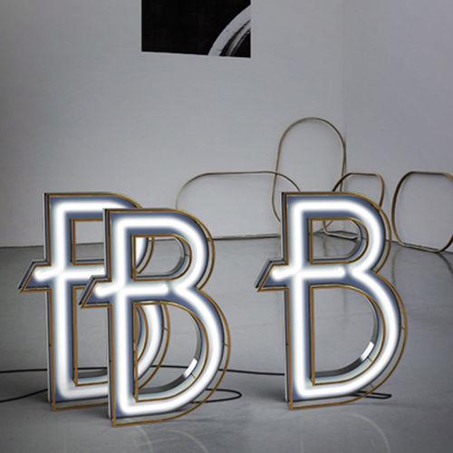 Stehleuchte - LETTER B - DelightFULL - Aluminium / Messing / originelles Design