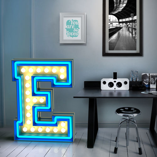 Stehleuchte - LETTER E - DelightFULL - Aluminium / originelles Design / mit Kabel