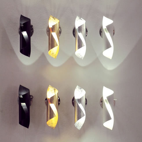 Moderne Wandleuchte - HUÉ: P1 - Knikerboker - für den Innenraum / Stahl / LED