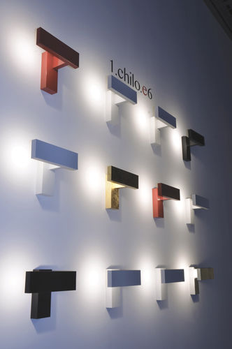 Moderne Wandleuchte - DESAGN: 1.CHILO.E6 - Knikerboker - für den Innenraum / anodisiertes Aluminium / LED