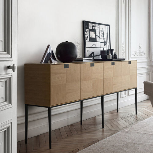 Sideboard mit hohen Beinen - ALCOR - MAXALTO - modern / MDF / Aluminium
