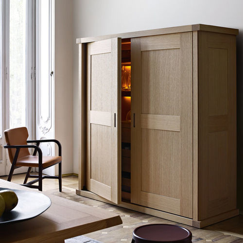 Hohes Sideboard - CONVIVIUM - MAXALTO - modern / Holzfurnier / Massivholz