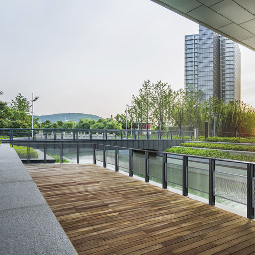 Zaun für öffentliche Bereiche - VALLA VALENCIA - CERVIC ENVIRONMENT - galvanisiertem Stahl / modern