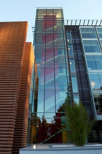 Hinterlüftete Fassade / Glas - INTICOM, YAMAMAY - Stahlbau Pichler