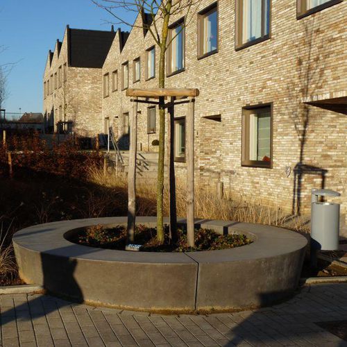 Betonbaumschutz - CIRCULAR - URBASTYLE - mit integrierter öffentlicher Bank