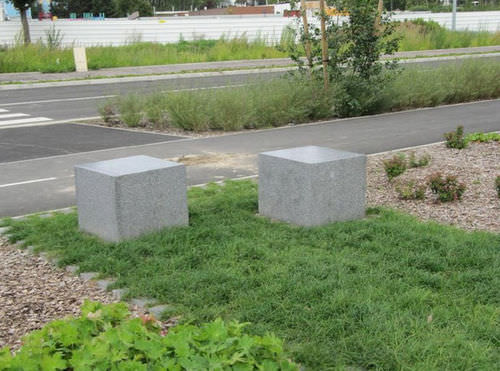 Modernes Sitzkissen - MASSIVO - URBASTYLE - Beton / für öffentliche Bereiche