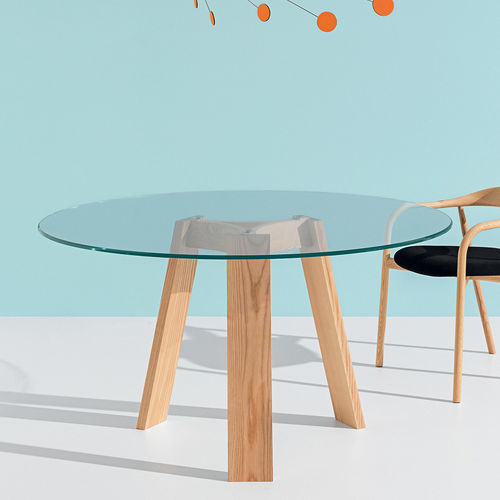 Moderner Tisch - MAYA - DISCIPLINE - Glas / Gestell aus Esche / rund