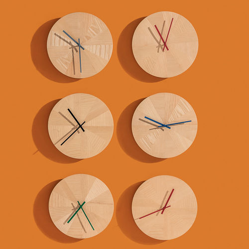 Moderne Uhr - PIECES OF TIME - DISCIPLINE - wandmontiert / Analog / MDF