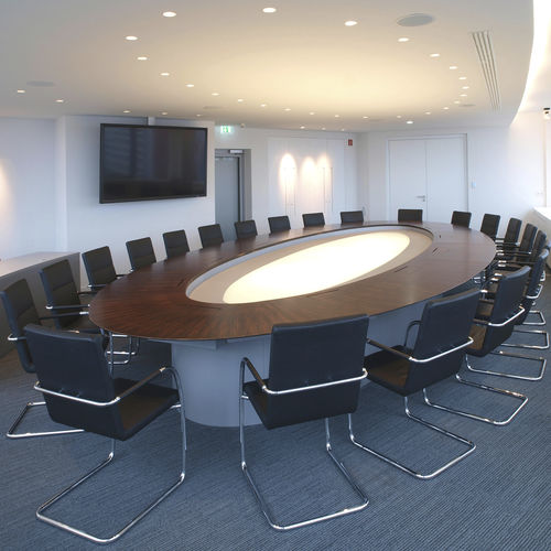 Moderner Besprechungstisch - .UNIT 22 - Spiegels - Holz / Gestell aus lackiertem MDF / oval