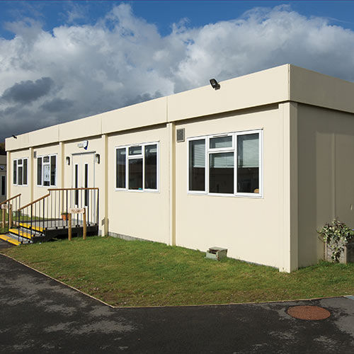 Fertigbau-Gebäude - Portakabin - Modul / Stahl / für Schulen