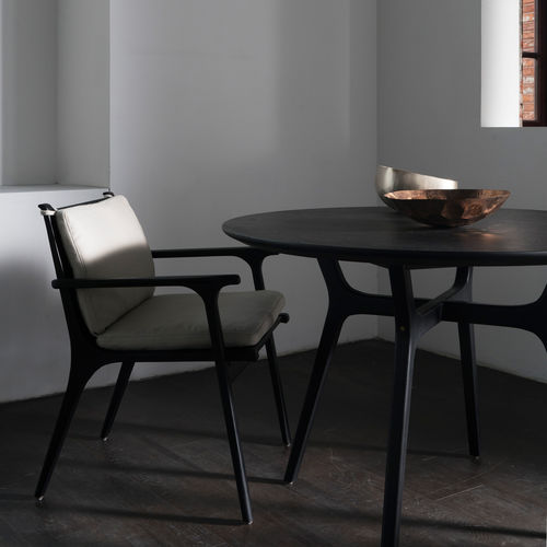 Stuhl / skandinavisches Design - RÉN - STELLAR WORKS - für den Innenraum / Massivholz / Laminat