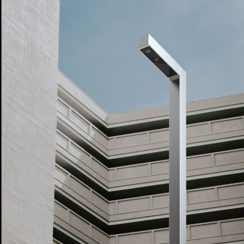 Edelstahl-Lichtmast - SHELFIE - Stral - für Straße / modern / Stahl
