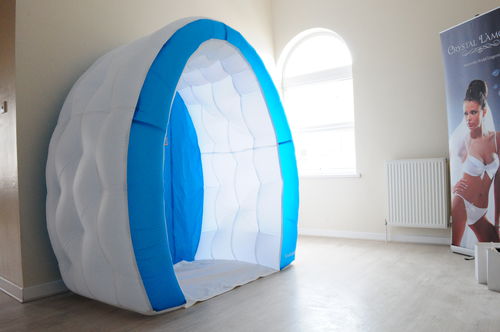 Traglufthalle für Events - THE SUN GODDESS SPRAY TAN POD - Studio Souffle