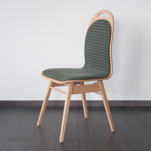 Moderner Konferenzstuhl - ZORA  - KODRETA furniture, s.r.o. - für den Innenraum / Chrom / Holz