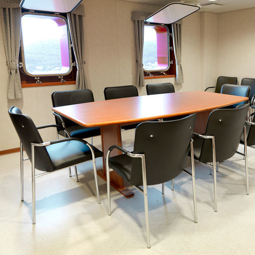 Moderner Konferenzstuhl - AMADEO  - KODRETA furniture, s.r.o. - für den Innenraum / Metall / Leder
