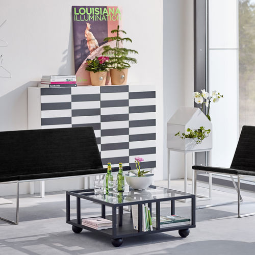 Moderner Couchtisch - SHOW - A 2 designers - Glas / Gestell aus Eiche / Gestell aus MDF