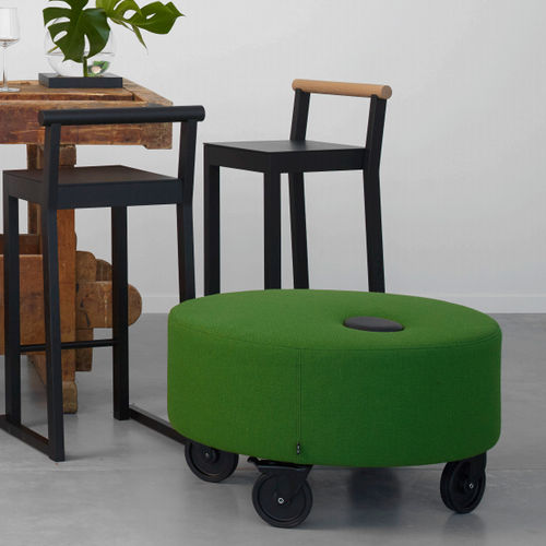 Modernes Sitzkissen - DOT - A 2 designers - Stoff / Leder / rund