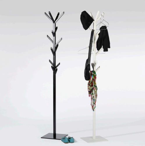 Bodenstehender Garderobenständer - TWIG - A 2 designers - modern / aus lackiertem Metall