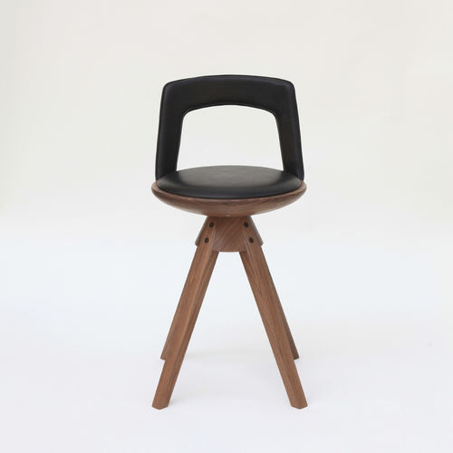 Barstuhl / skandinavisches Design - House of Finn Juhl – Onecollection - für den Innenraum / Leder / Gestell aus Esche