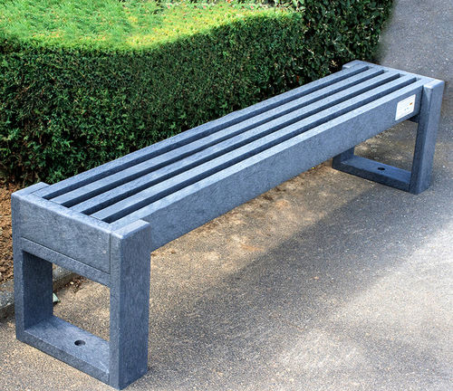 Moderne Gartenbank UBICUITY® PLAS ECO Recyclingkunststoff / ohne