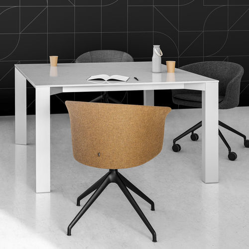 Moderner Tisch - IN - Balma - Holzfurnier / Laminat / Quarz