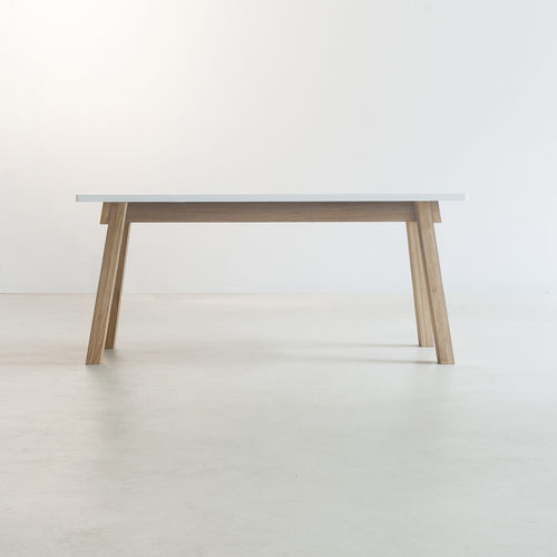 Moderner Esstisch - STANDARD - Branca-Lisboa - Eiche / gebeiztes Holz / Gestell aus Eiche