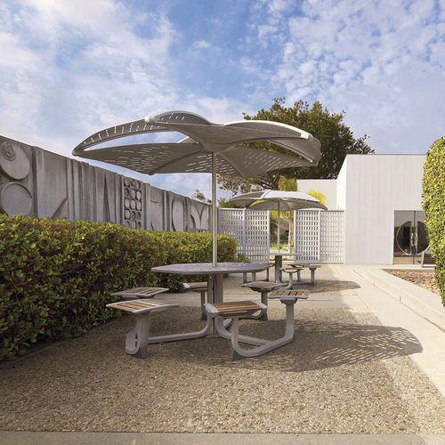 Moderne Tisch- und Stuhlkombination - TANGENT - FORMS+SURFACES - für Außenbereich / Ipe / Aluminium