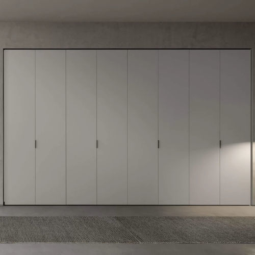 Wandmontierter Kleiderschrank - Liscia - Presotto - modern / lackiertes Holz / hochglanzlackiertes Holz