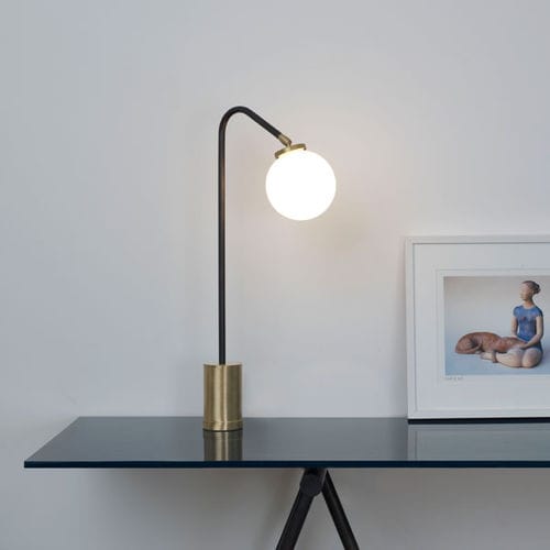 Tischlampe - ARRAY - cto lighting - Messing / Opalglas / modern
