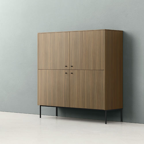 Hohes Sideboard - ZALF spa - modern / aus lackiertem Metall / mit Schwingtür
