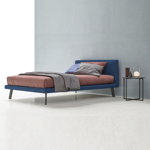Einpersonenbett - DECOR - ZALF spa - modern / gepolstertes Kopfteil / mit Kopfteil aus Leder