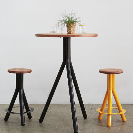 Barhocker / minimalistisches Design - PIPE SERIES  - LifeSpaceJourney - Laubholz / Gestell aus Laubholz / mit Fußstütze