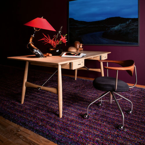 Bodenstehender Schreibtisch - pp571  - PP MØBLER - modern / Massivholz / gerade